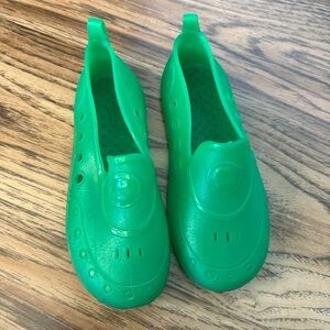 Speedo water shoes - toddler size 9/10